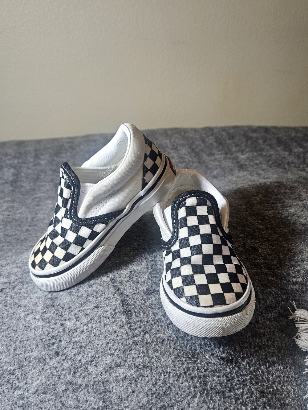 Vans Toddler size 5 Checkerboard Slip-On Sneakers — Black & White